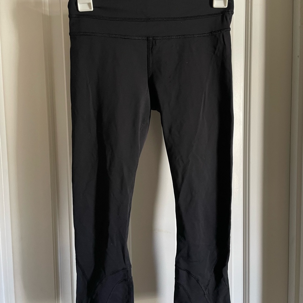 Lululemon Black Wonder Under Ankle Cropped leggings